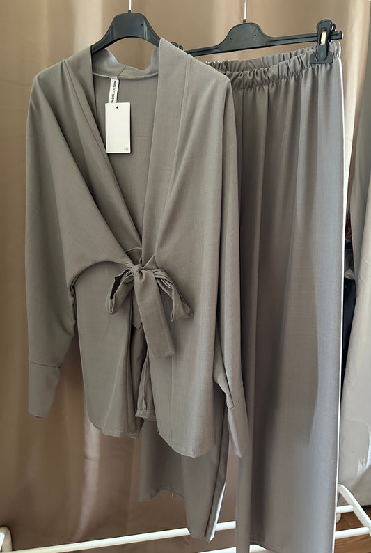 Ensemble kimono veste et pantalon Gris